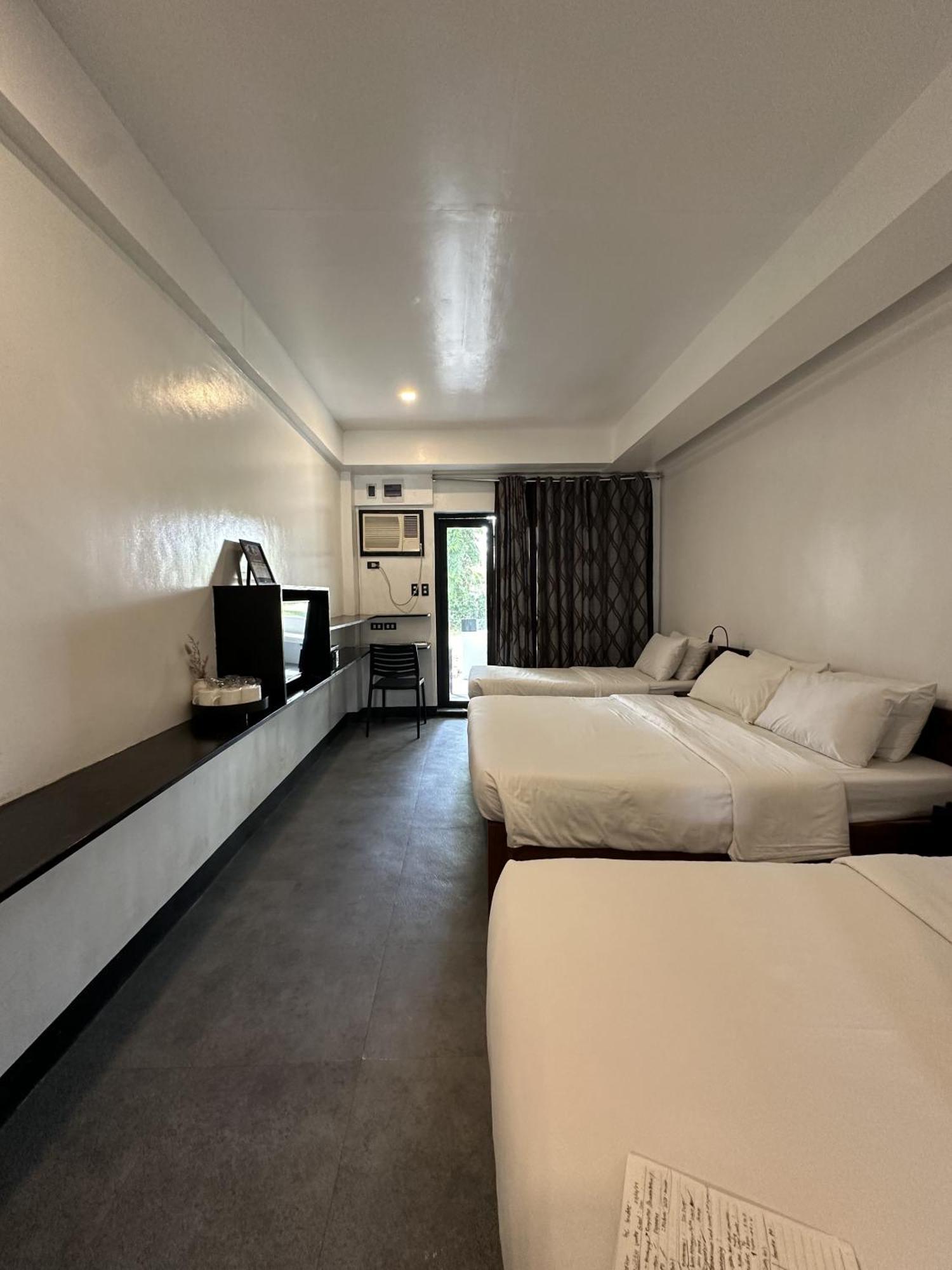 Fernando'S Hotel Sorsogon Buitenkant foto