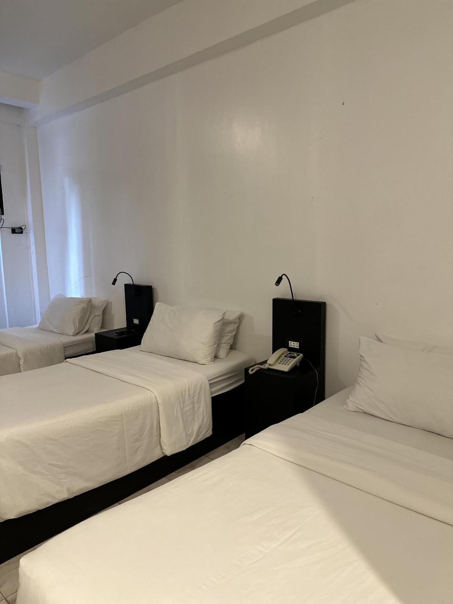 Fernando'S Hotel Sorsogon Buitenkant foto