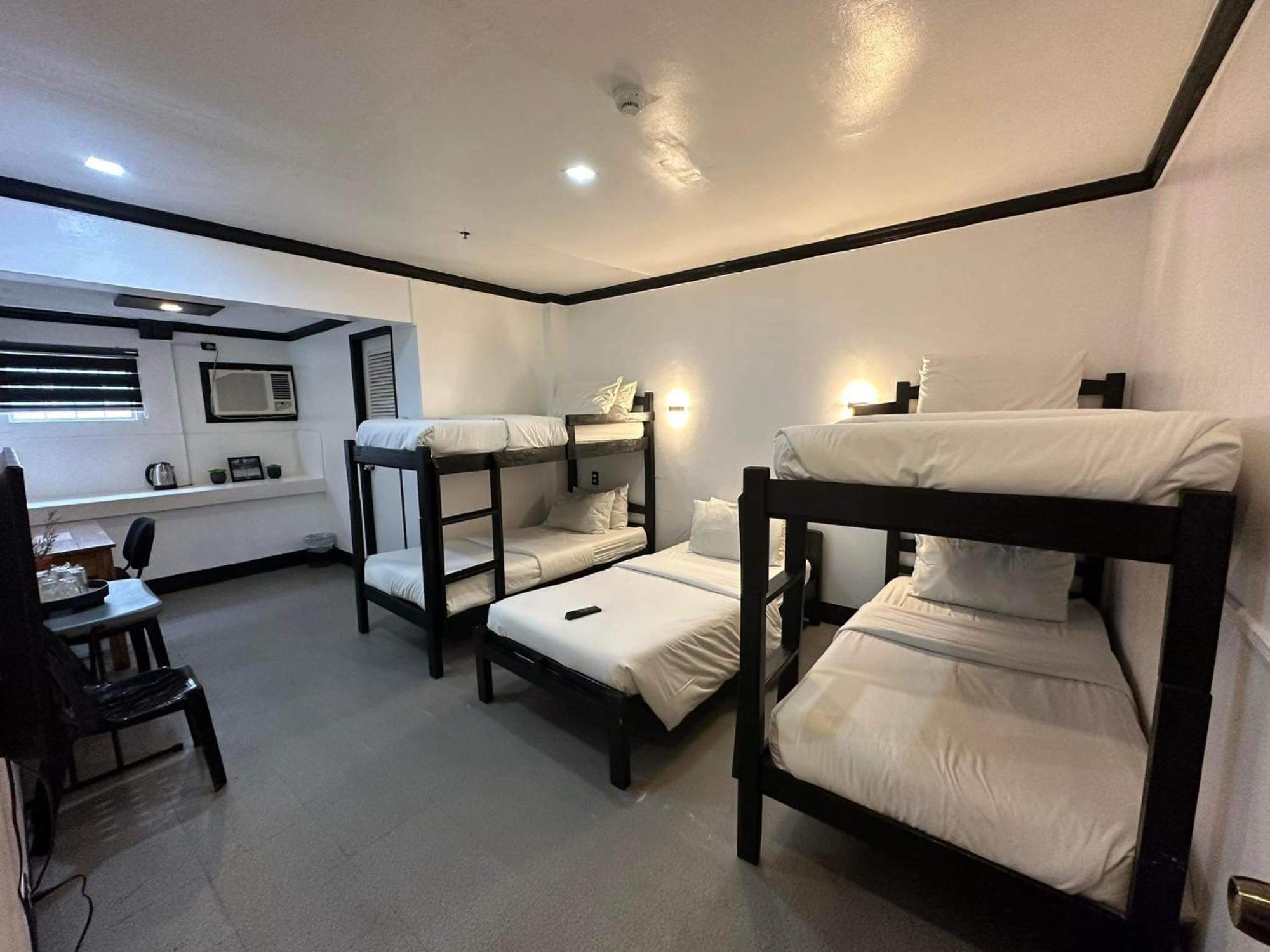 Fernando'S Hotel Sorsogon Buitenkant foto