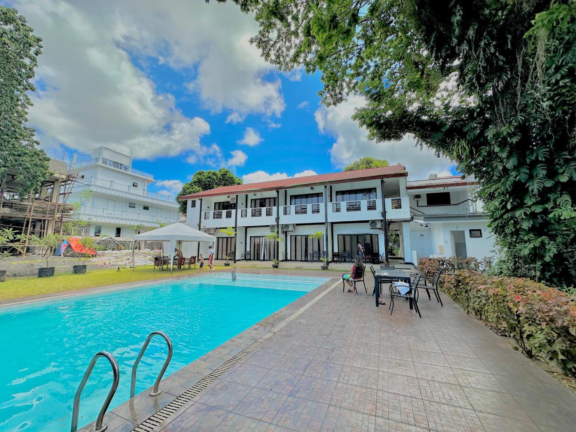 Fernando'S Hotel Sorsogon Buitenkant foto