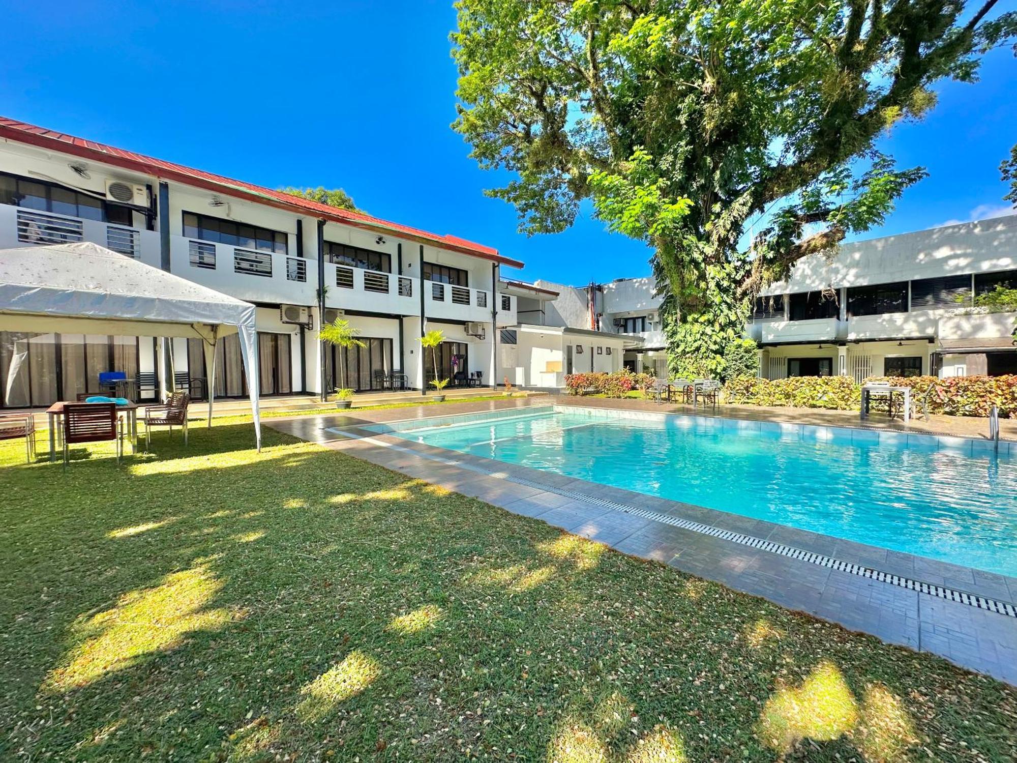 Fernando'S Hotel Sorsogon Buitenkant foto